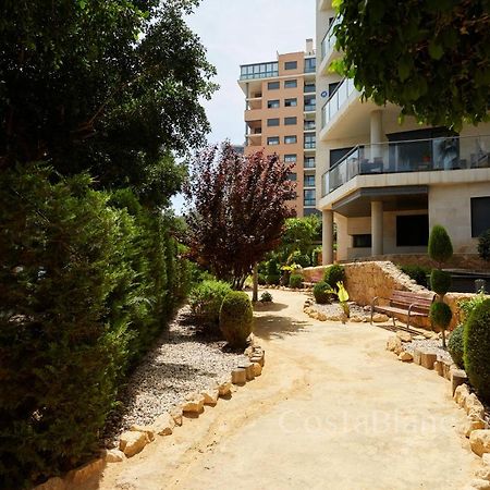 Luxurious, Newly-Renovated Large 2-Bedroom Condo By The Beach Μπένιντορμ Εξωτερικό φωτογραφία