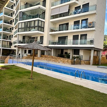 Luxurious, Newly-Renovated Large 2-Bedroom Condo By The Beach Μπένιντορμ Εξωτερικό φωτογραφία