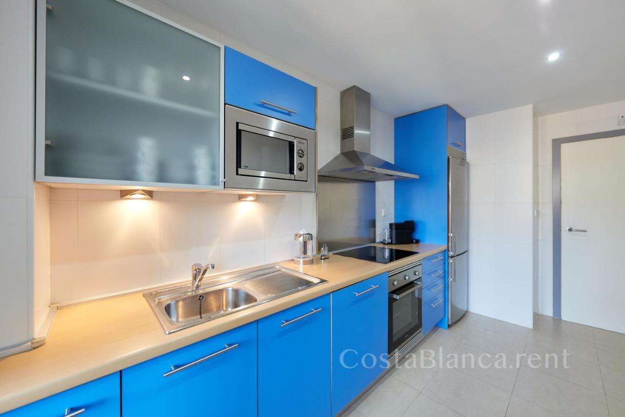 Luxurious, Newly-Renovated Large 2-Bedroom Condo By The Beach Μπένιντορμ Εξωτερικό φωτογραφία
